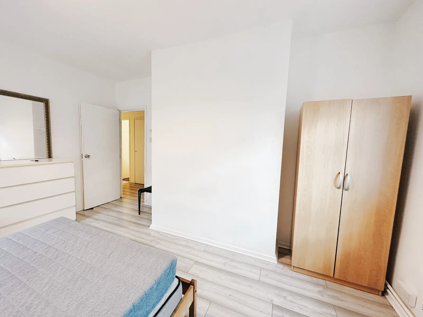 Double room close to BOW